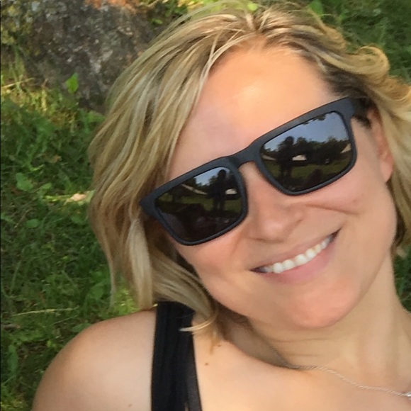 Meet your Posher, Helen - Picture 1 of 1